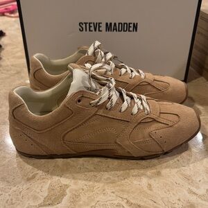 Steve Madden woman’s Brown Sneakers